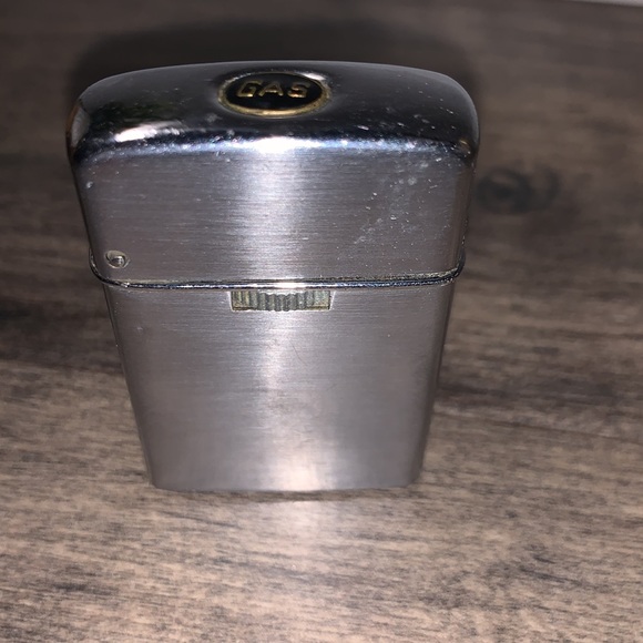 VINTAGE SAROME MADE IN JAPAN BUTANE LIGHTER - Picture 3 of 6